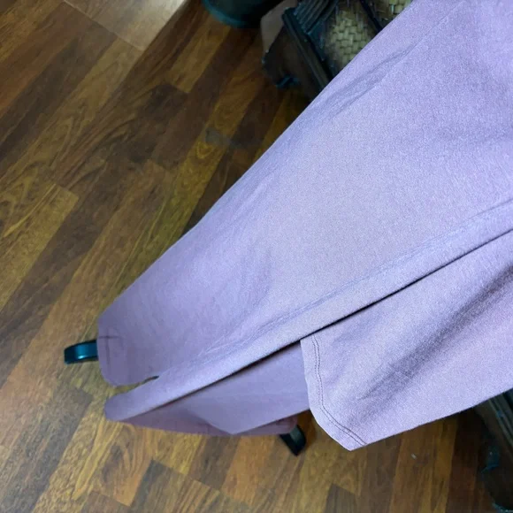 Universal Thread - Picture 3 of 4